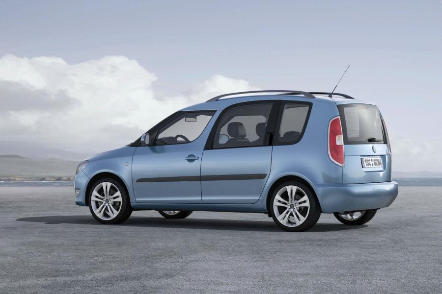  Skoda Roomster 2010 года  (фото 10 из 46)